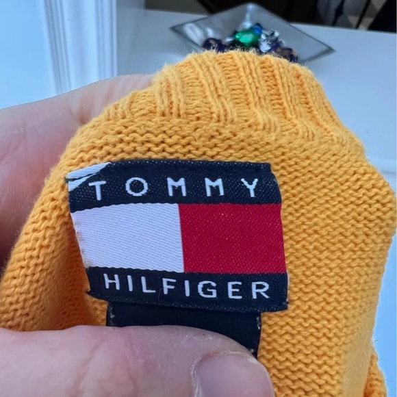 Vintage Tommy Hilfiger Sweater size Men’s Large - Picture 2 of 3